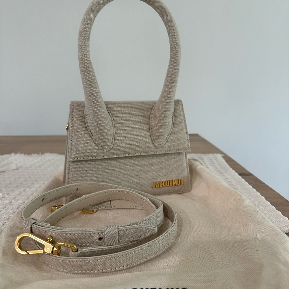Jacquemus Le Chiquito Moyen Top-Handle Bag w/strap and dust bag